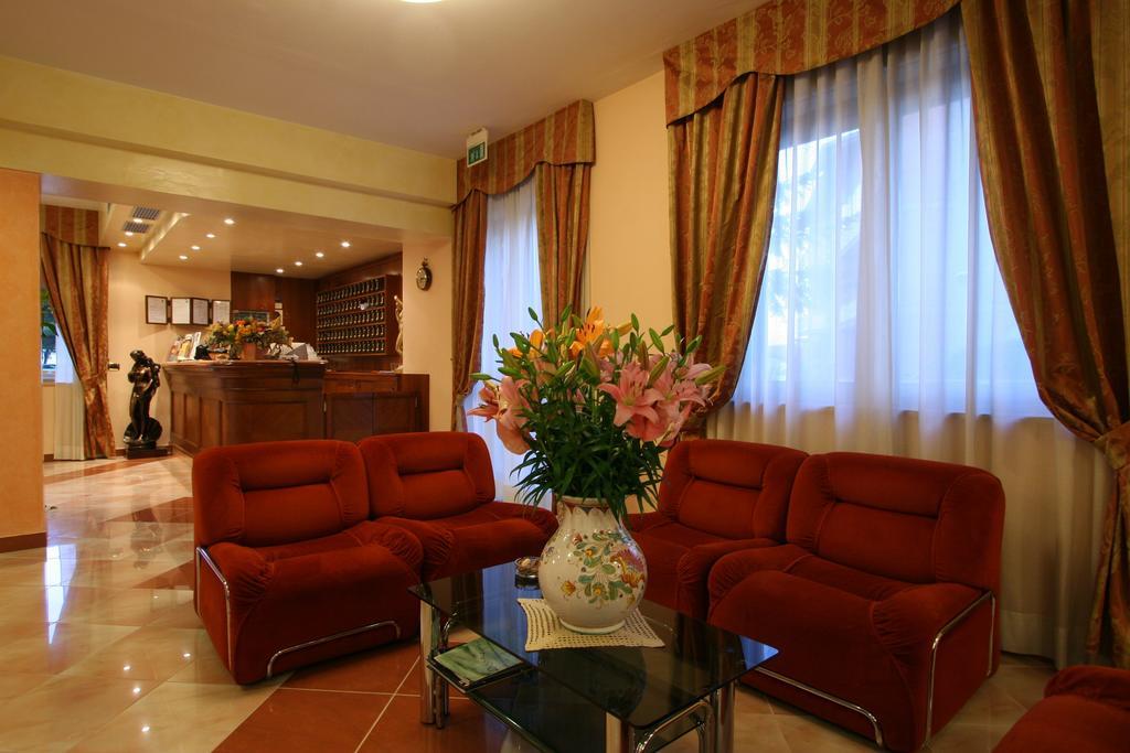 Hotel Villa Luca Chianciano Terme Kültér fotó