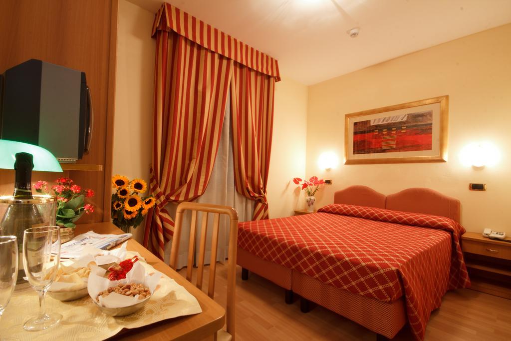 Hotel Villa Luca Chianciano Terme Kültér fotó
