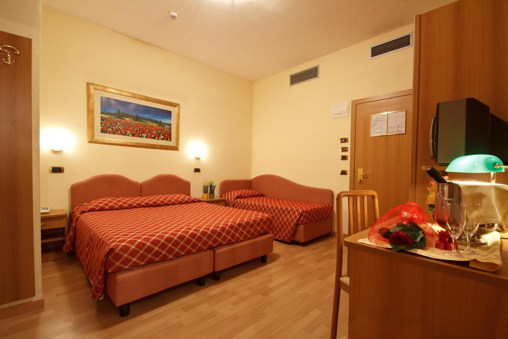 Hotel Villa Luca Chianciano Terme Kültér fotó