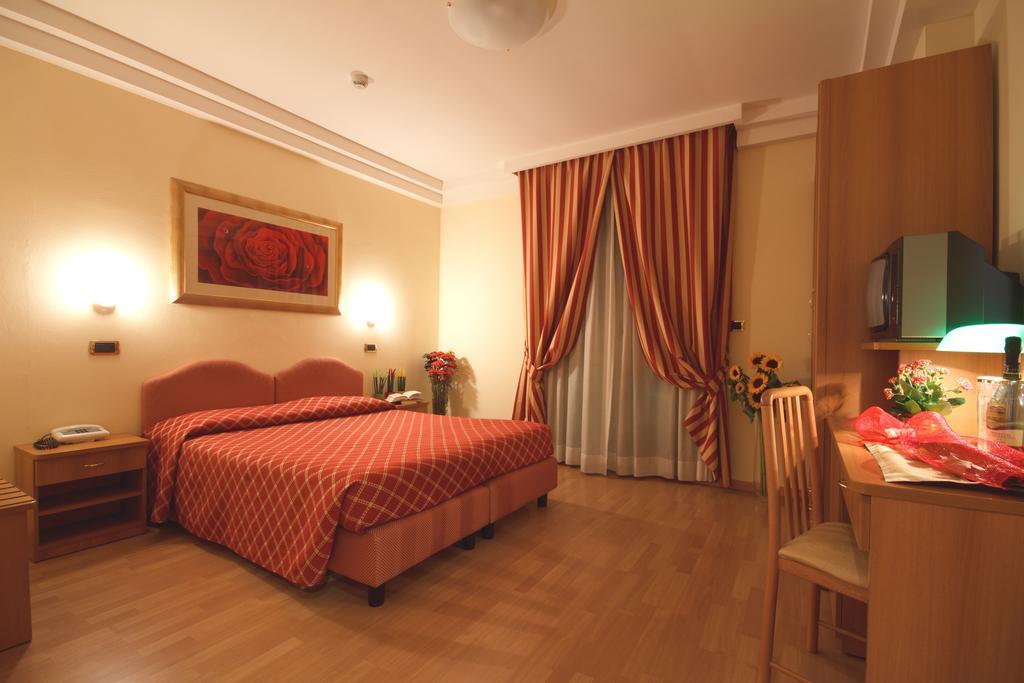 Hotel Villa Luca Chianciano Terme Kültér fotó